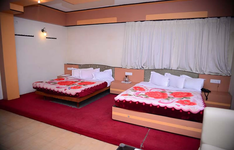 <wbr />Sapphire Grand 4 bedded dlx room